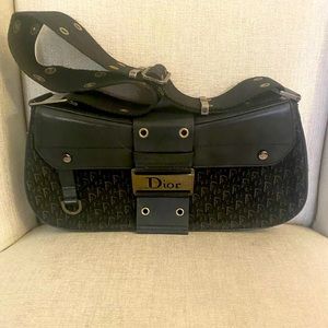 Beautiful Vintage Columbus Street Chic Bag♥️♥️♥️